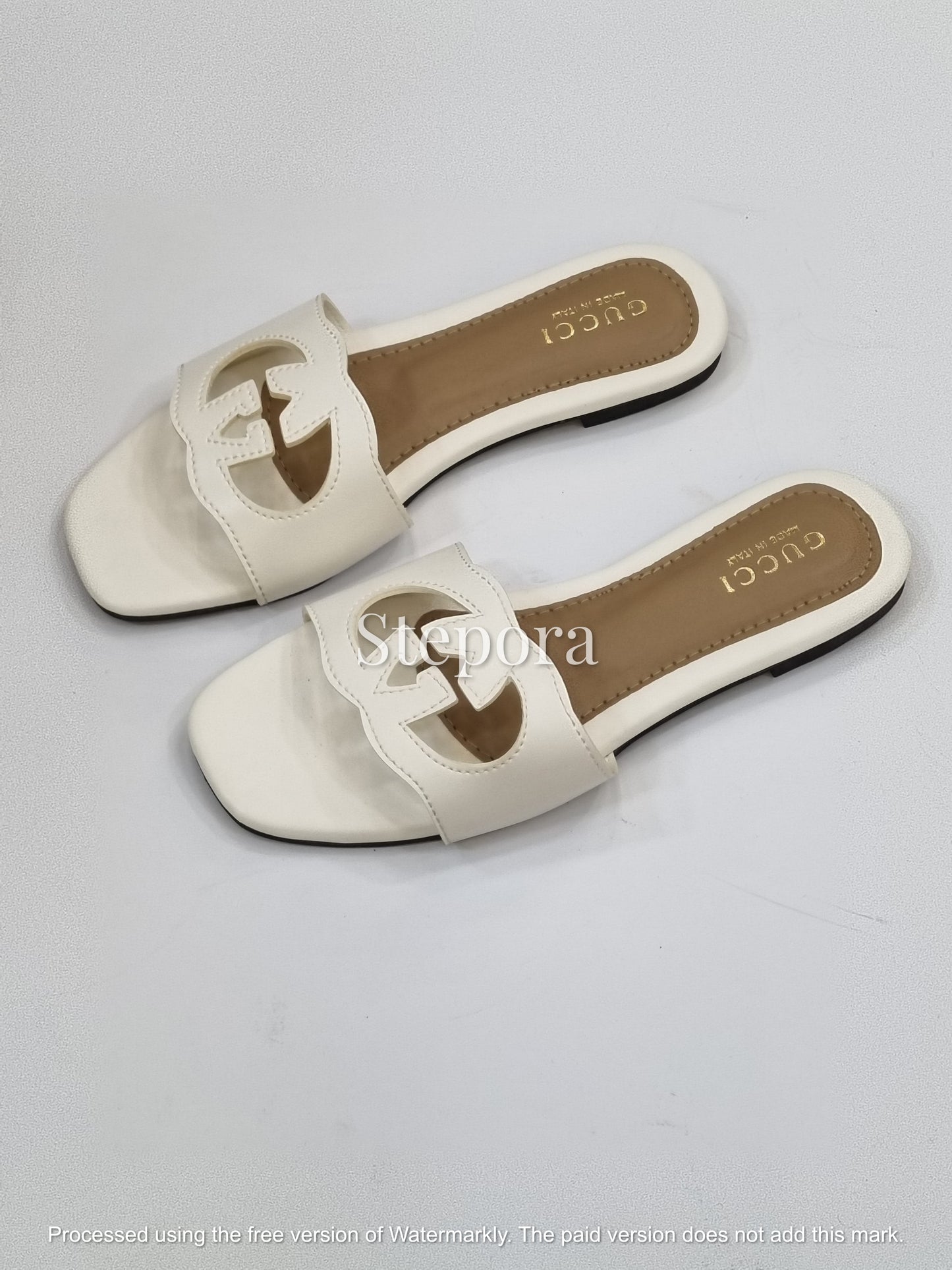 Geometric Cutout Logo Slides – Classic Interlocking Flat Sandals