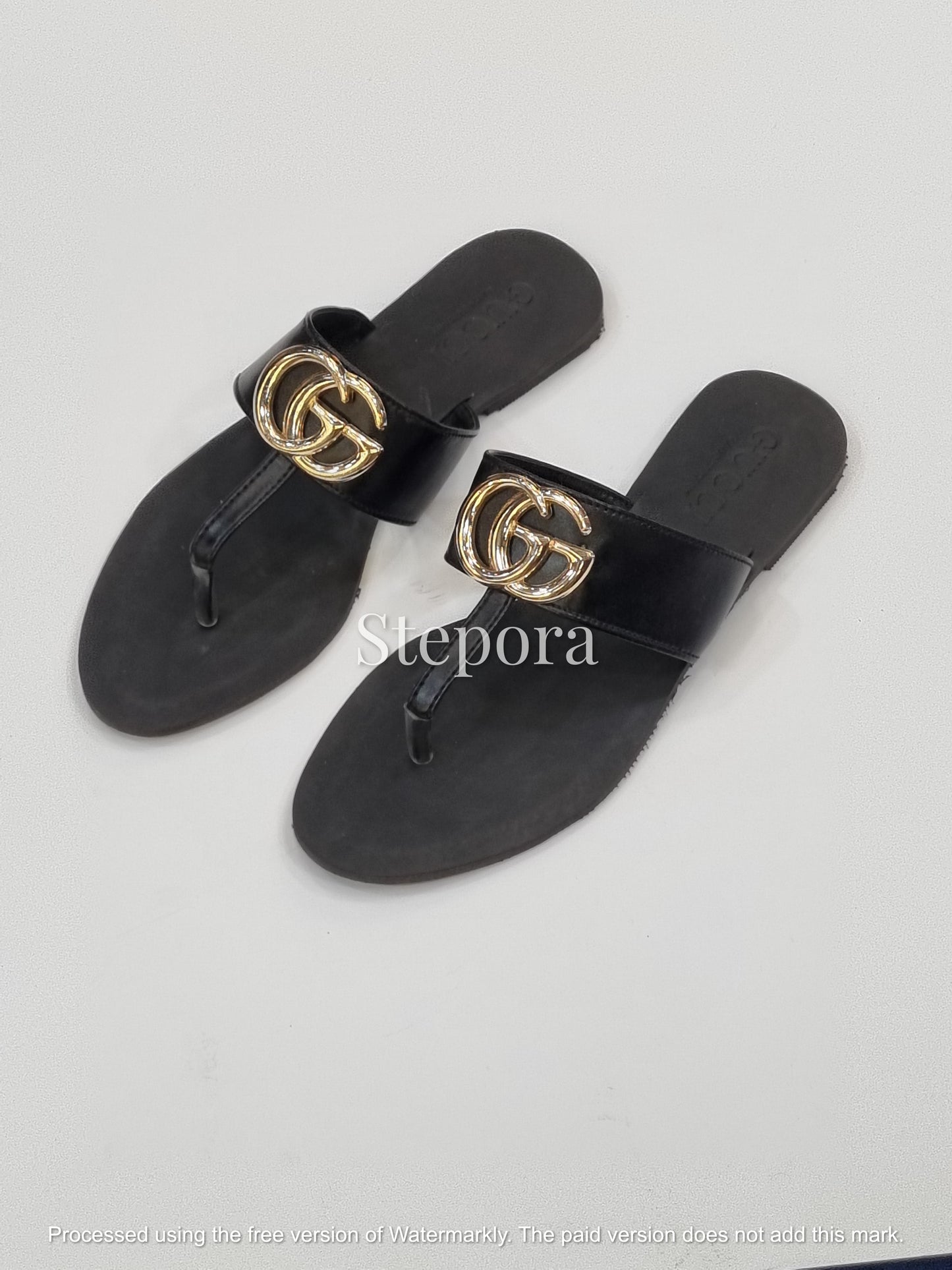 Luxe Gold Interlock Buckle T-Strap Flat Sandals – Women’s Summer Slides