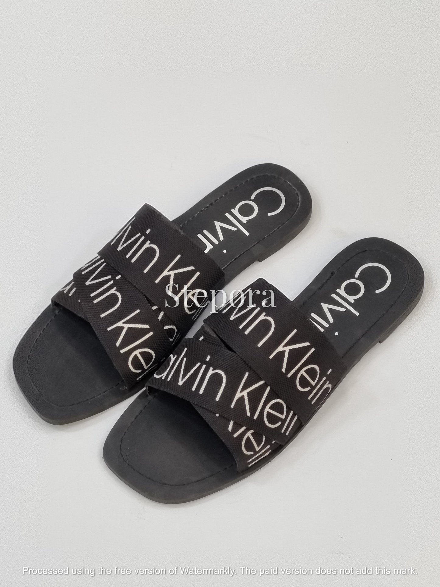 Contemporary Script Print Criss-Cross Slides – Women’s Everyday Flat Sandals