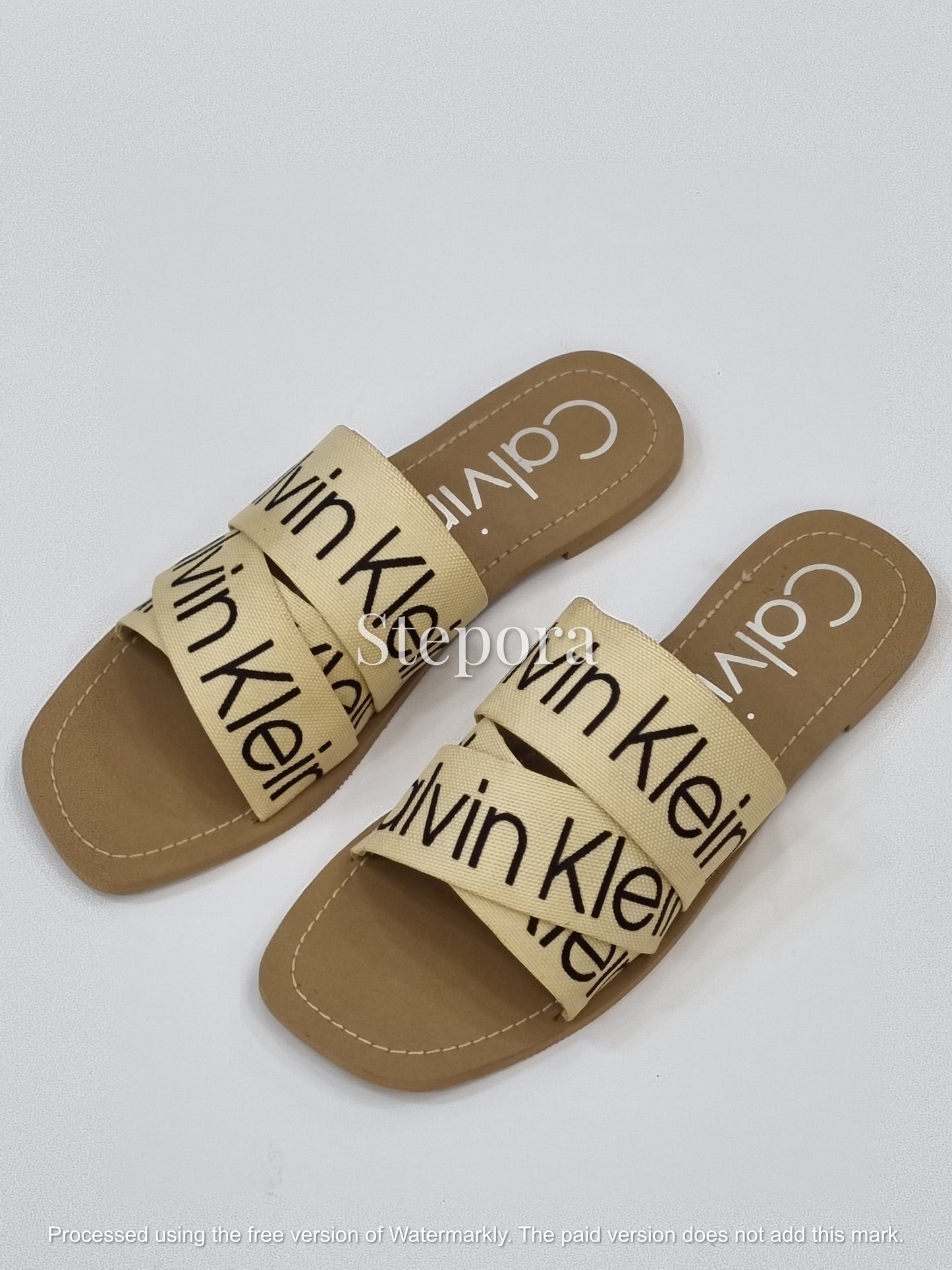 Contemporary Script Print Criss-Cross Slides – Women’s Everyday Flat Sandals
