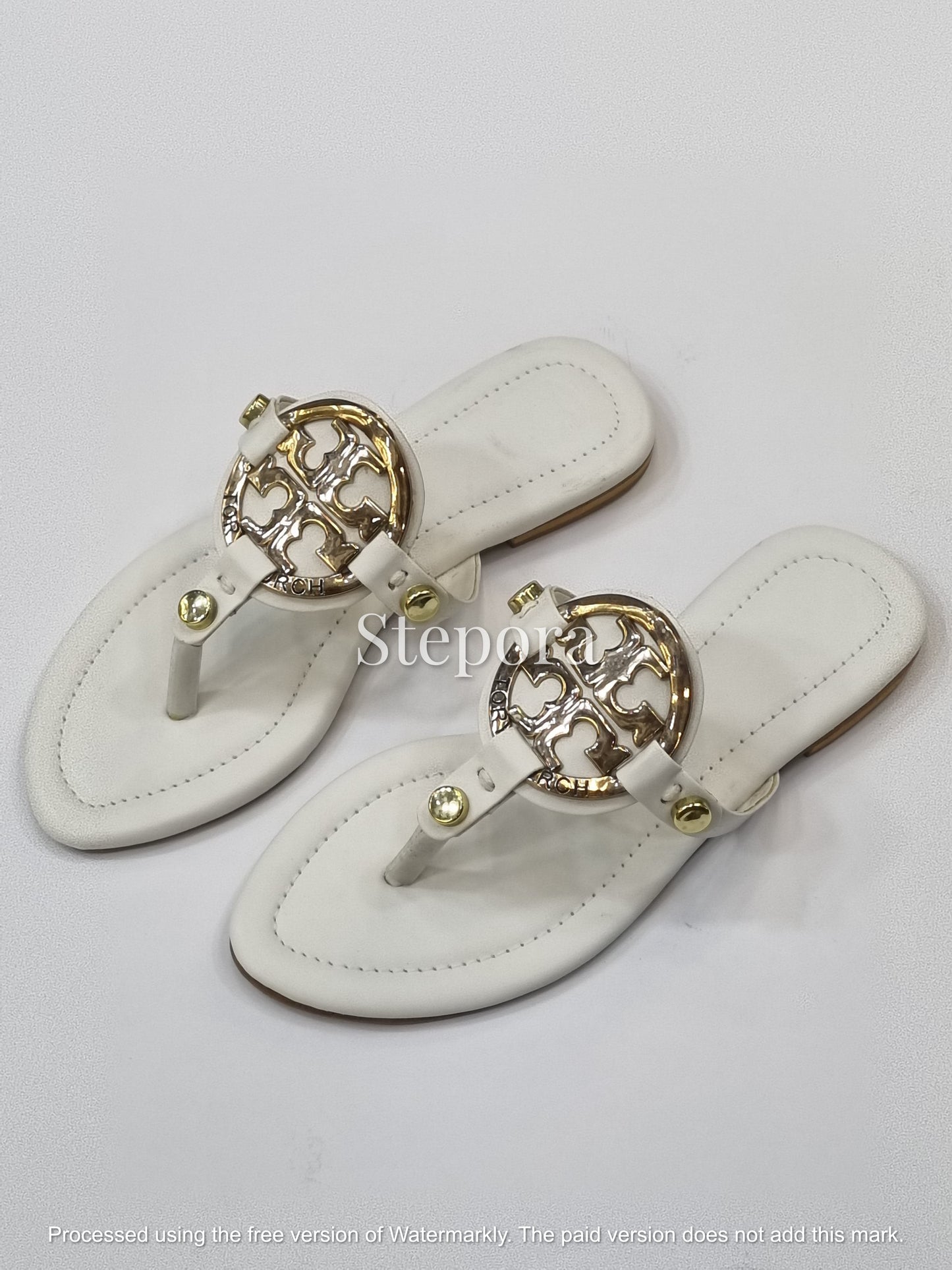 Gold Medallion Cutout Thong Sandals – Women’s Premium Flat Flip-Flops