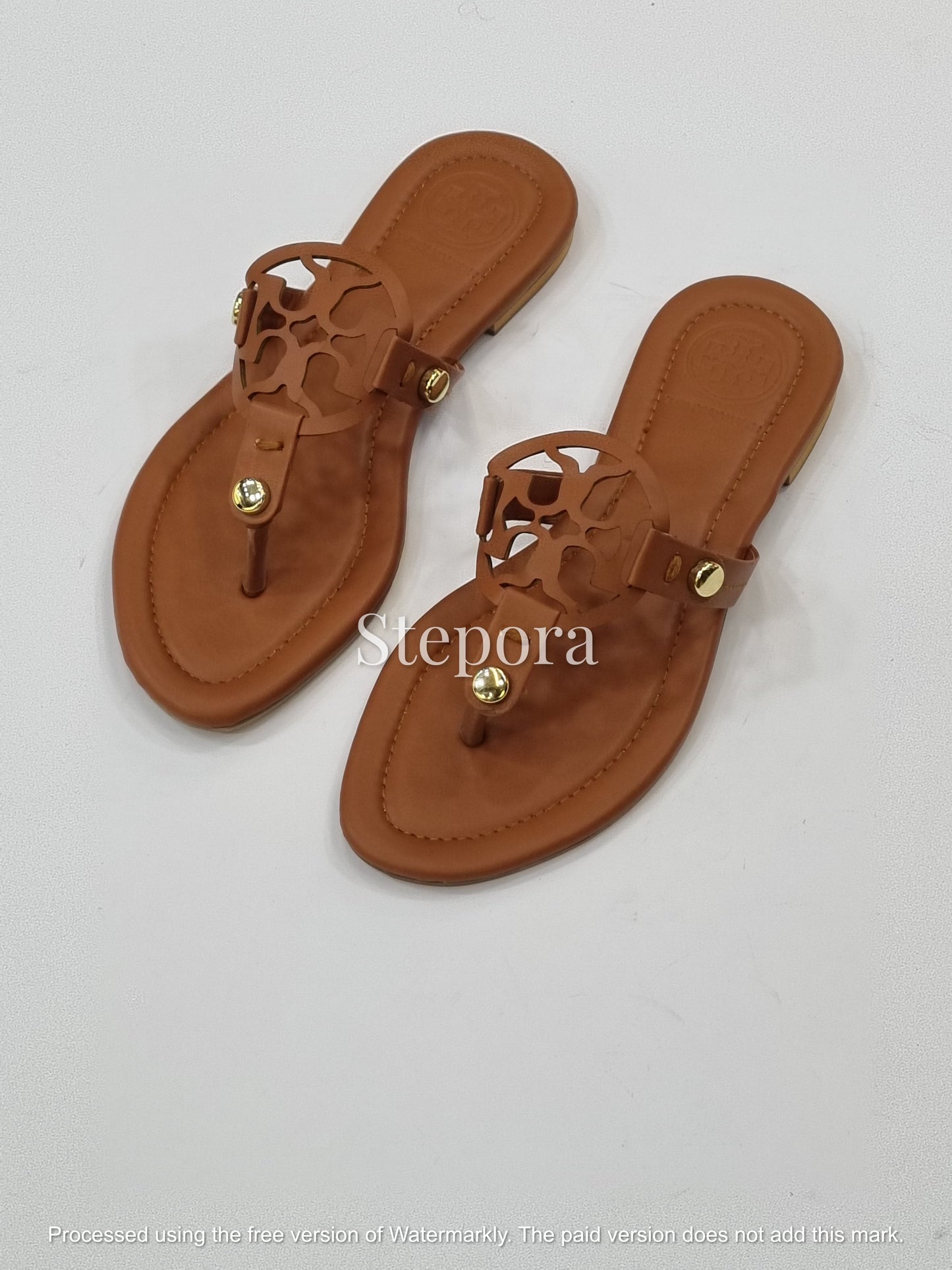 Laser-Cut Emblem Thong Sandals – Women’s Classic Flat Flip-Flops