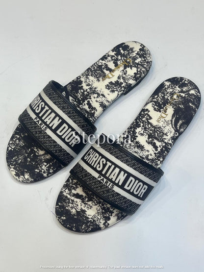 Elegant Floral Canvas Flat Slides – Black and White Slip-On Sandals