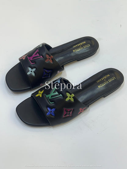 Cross-Strap Canvas Flat Sandals – Bold Typography Summer Slides in Black and Cream