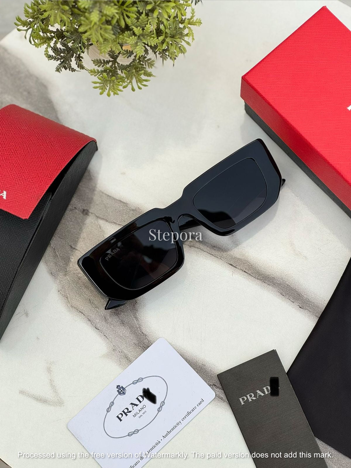 Geometric Bold Rectangle Sunglasses