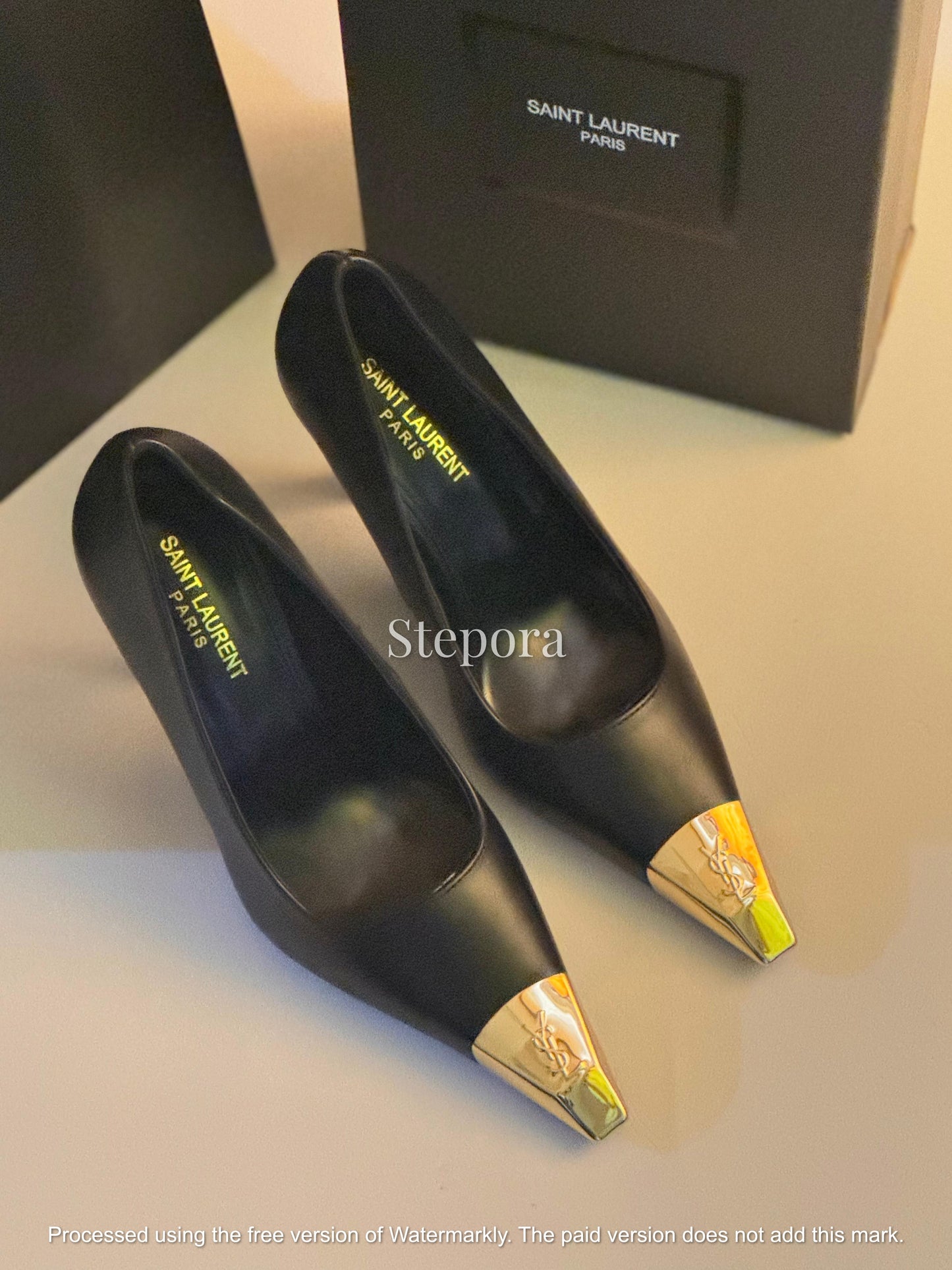 Metal-Toe Pointed Pumps