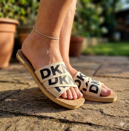 Bold Letter Print Criss-Cross Canvas Slides – Women’s Casual Flat Sandals