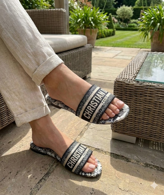 Abstract Parisian Print Canvas Slides – Women’s Artistic Flat Sandals